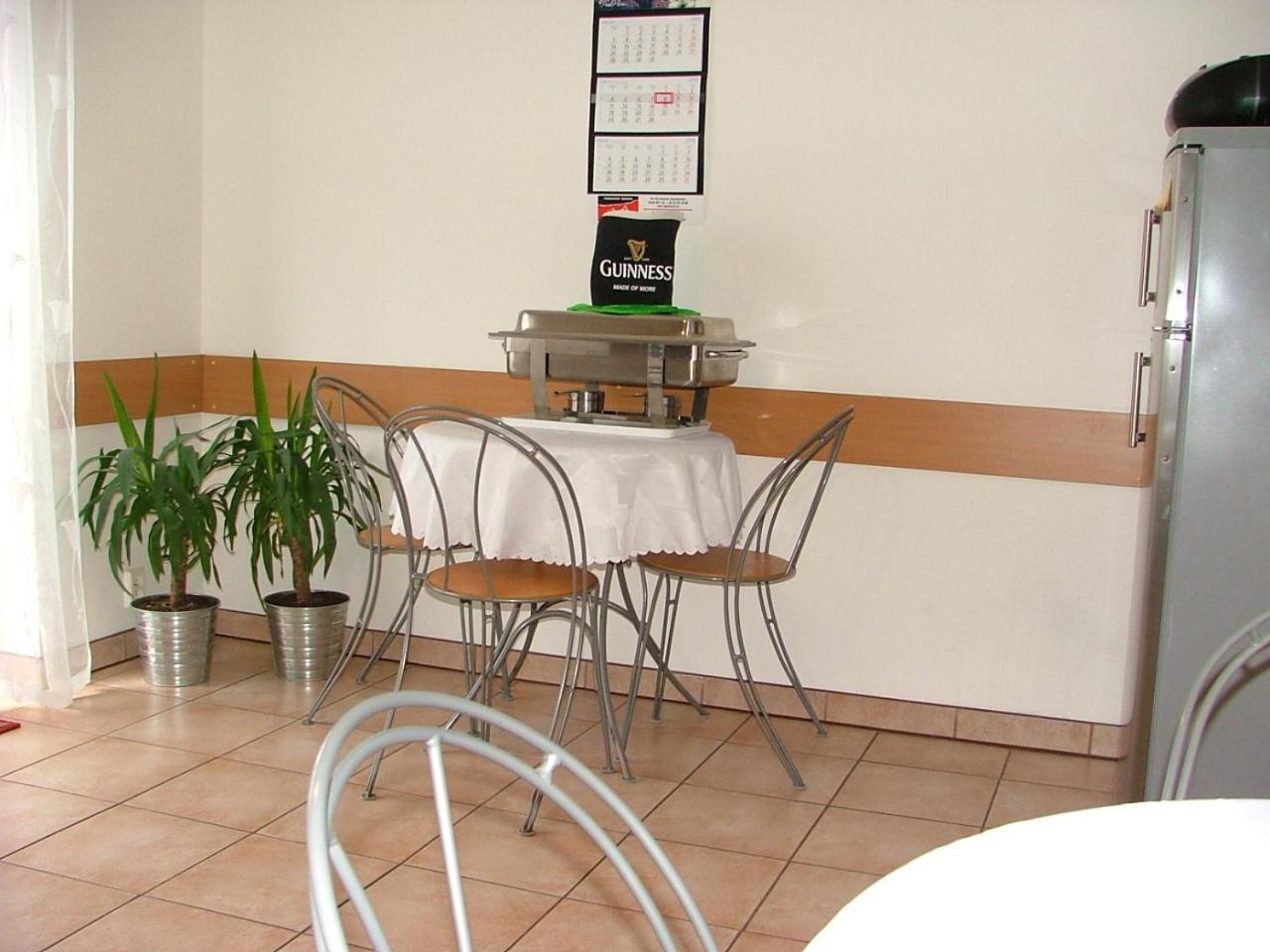 多姆戈诗尼波德伯佐斯弥酒店 波兹南 外观 照片